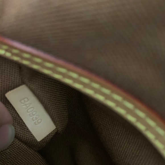 Authentic LV Alma - Picture 10 of 10